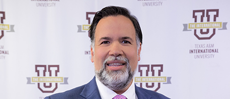 Photo of Dr. Daniel Covarrubias